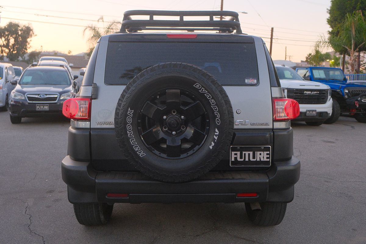 2010 Toyota FJ Cruiser Base photo 4