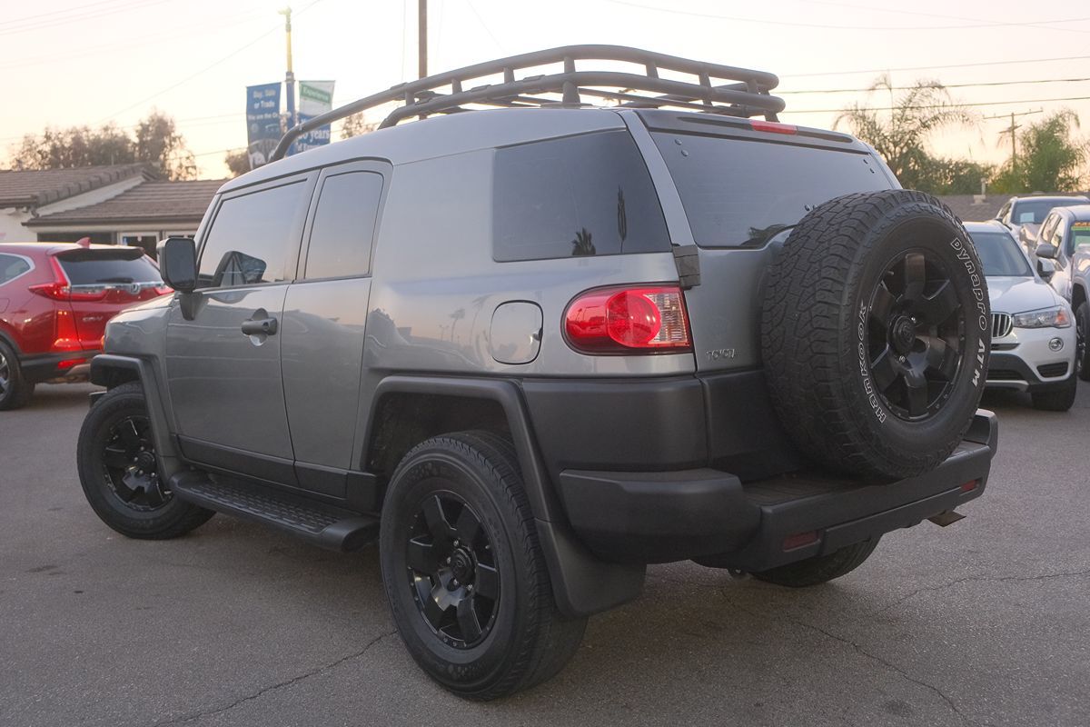2010 Toyota FJ Cruiser Base photo 3