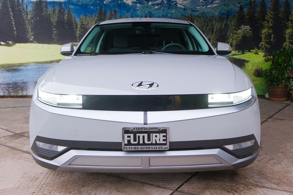 2022 Hyundai Ioniq 5 SE photo 2