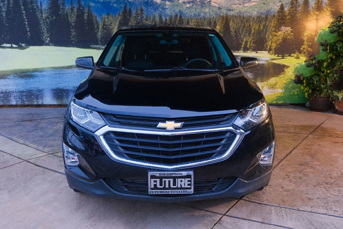 2019 Chevrolet Equinox LT photo 2