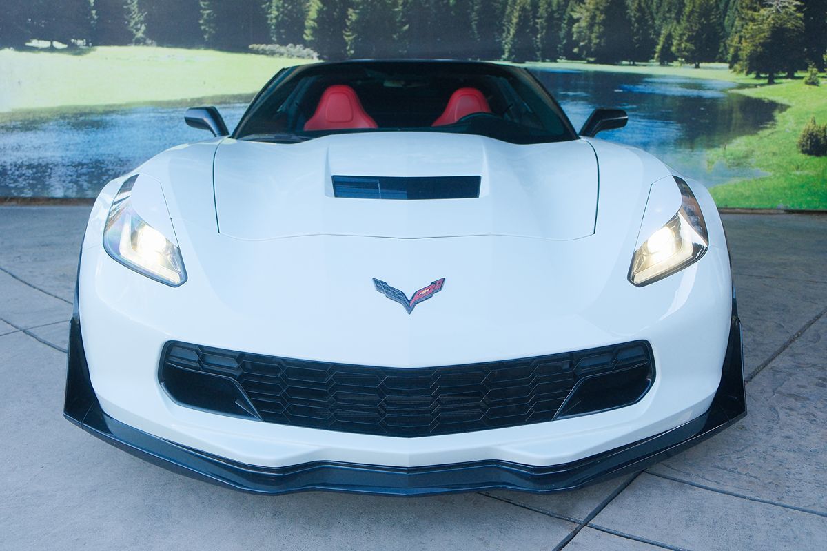 2019 Chevrolet Corvette Grand Sport 1LT photo 2