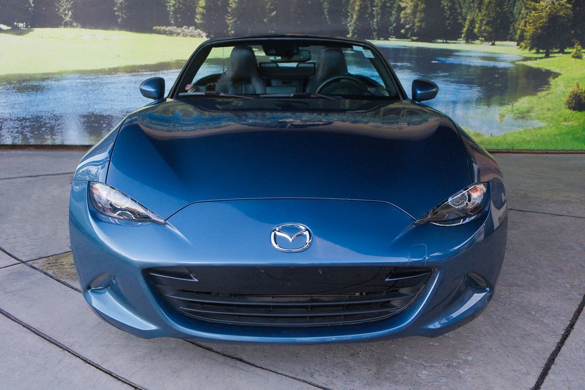 2016 Mazda MX-5 Miata Miata Grand Touring photo 2