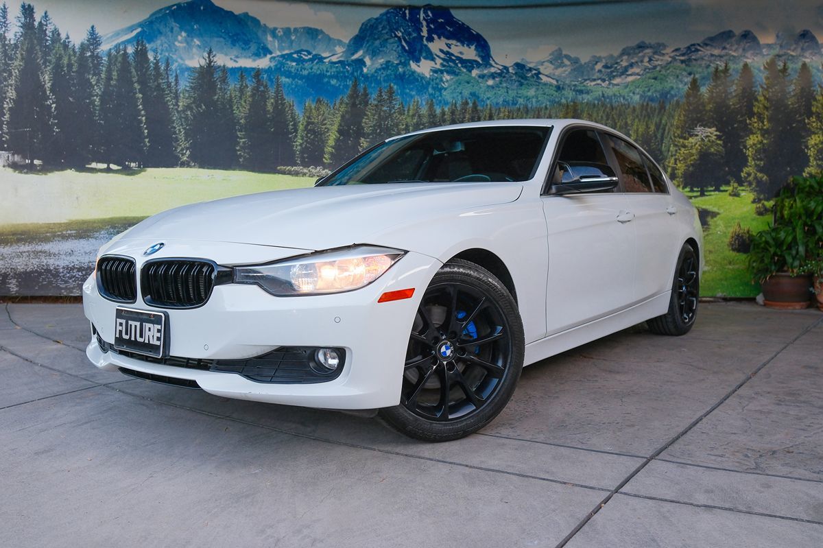 2015 BMW 3 Series 320i Sedan's photo