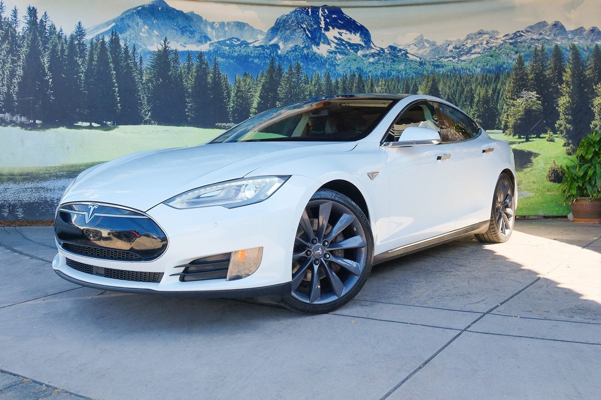 2015 Tesla Model S 85's photo
