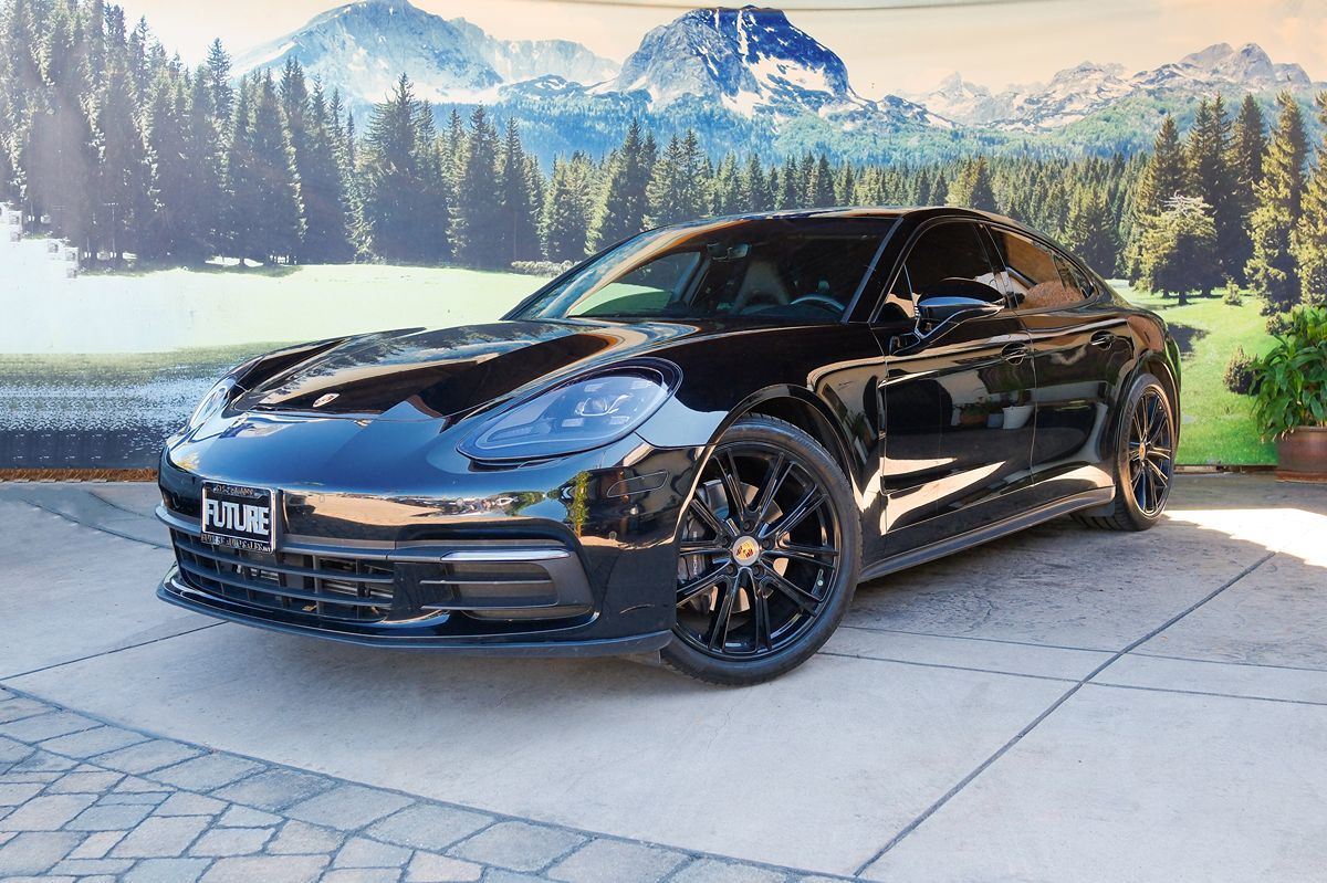 2018 Porsche Panamera 