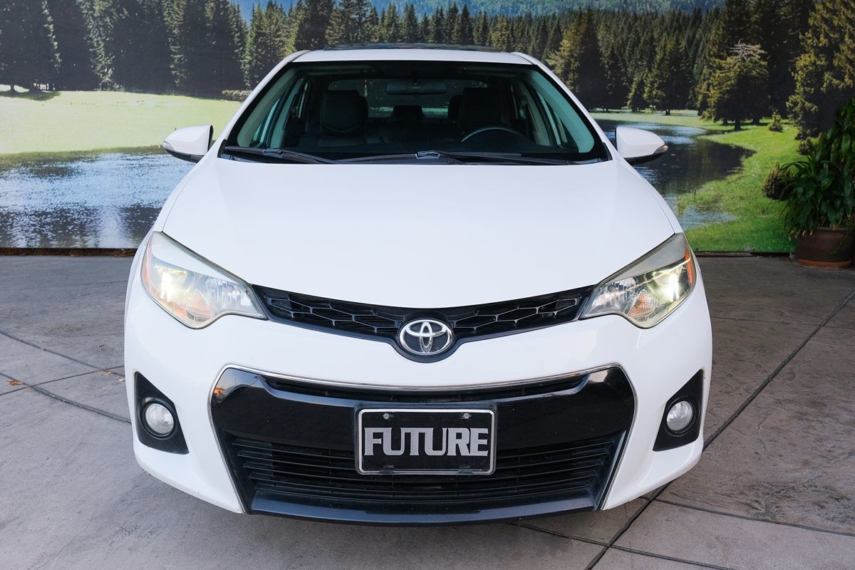 Toyota Corolla photo 2