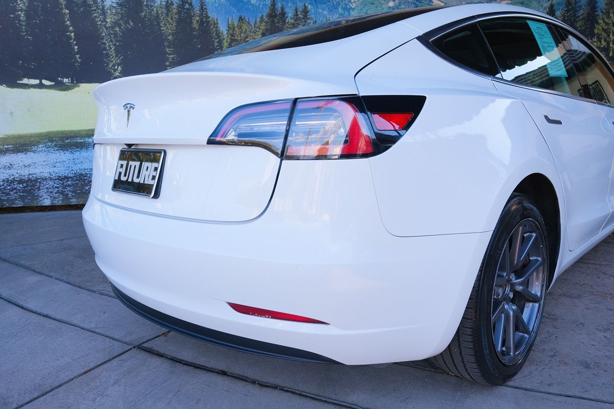 Tesla Model 3 photo 29