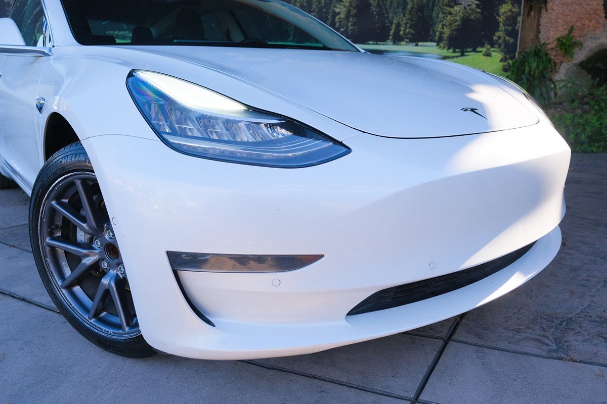 Tesla Model 3 photo 6