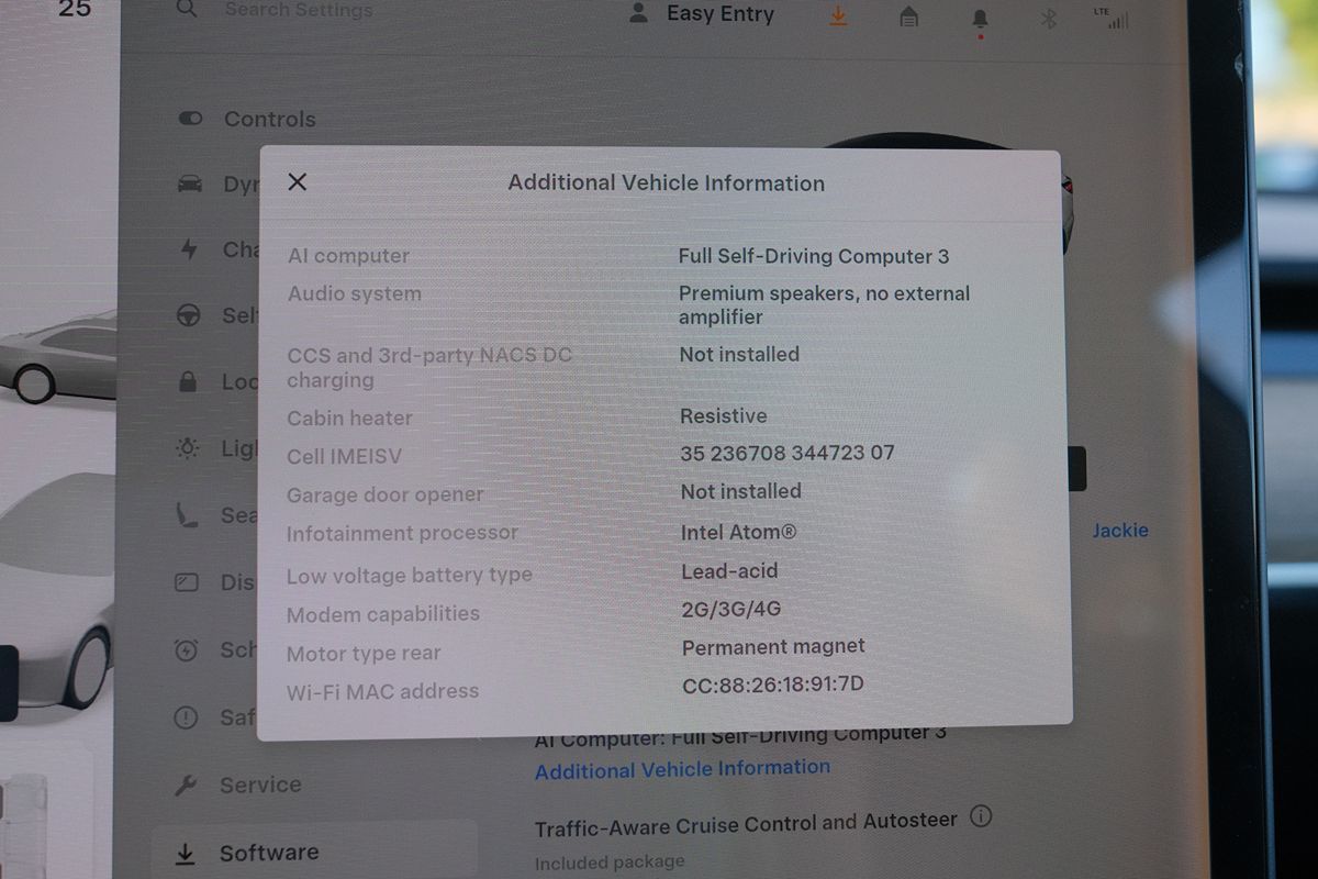 Tesla Model 3 photo 16