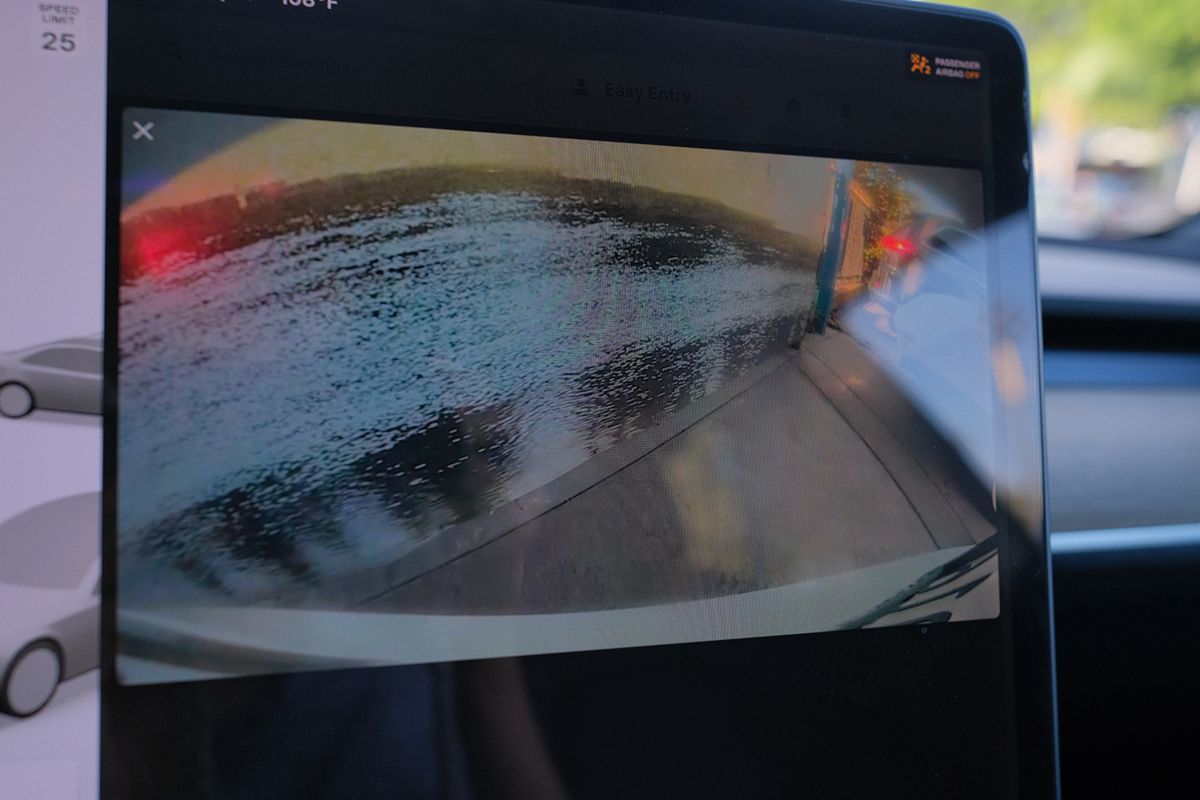 Tesla Model 3 photo 15