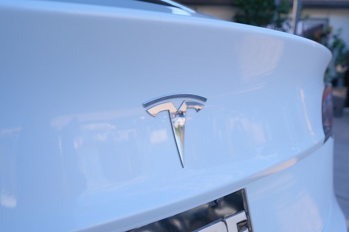 Tesla Model 3 photo 30