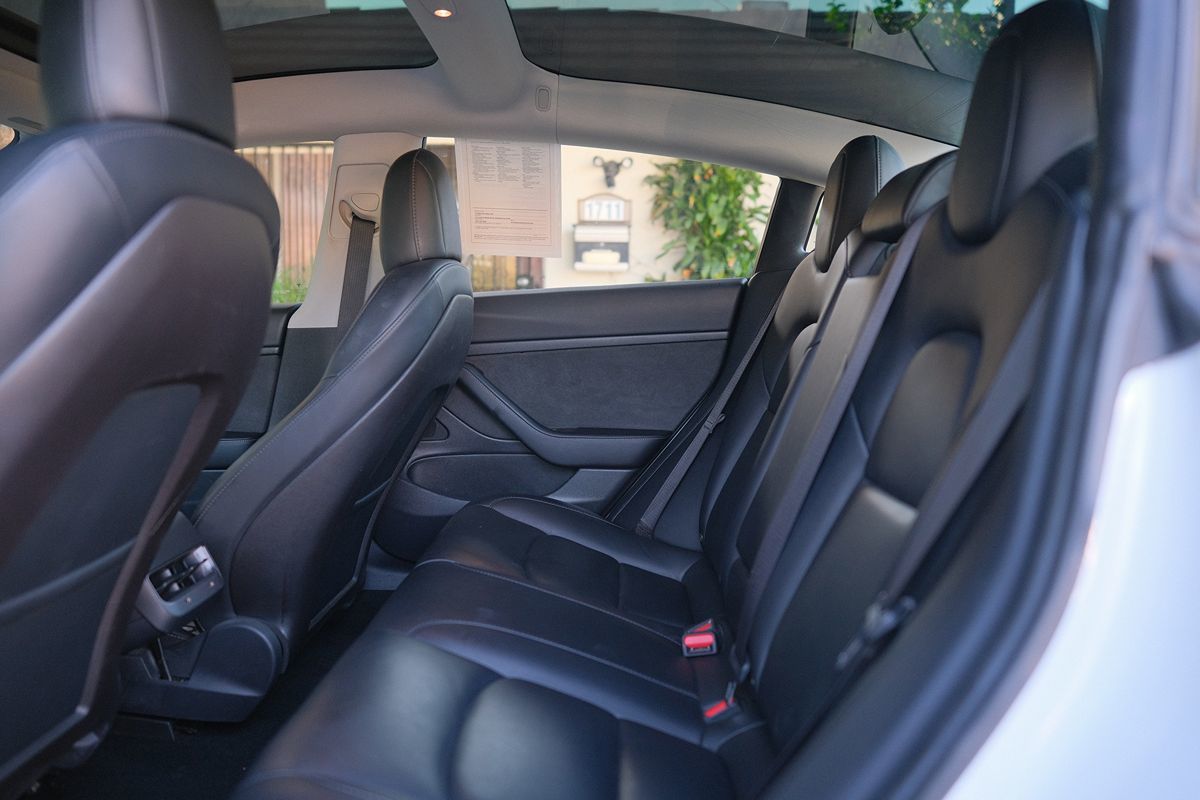 Tesla Model 3 photo 27