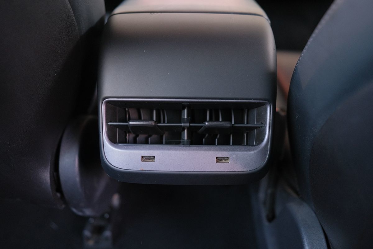 Tesla Model 3 photo 26