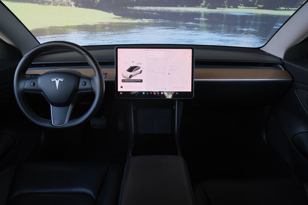 Tesla Model 3 photo 14