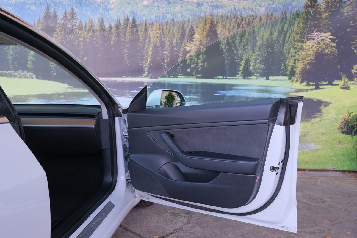 Tesla Model 3 photo 23