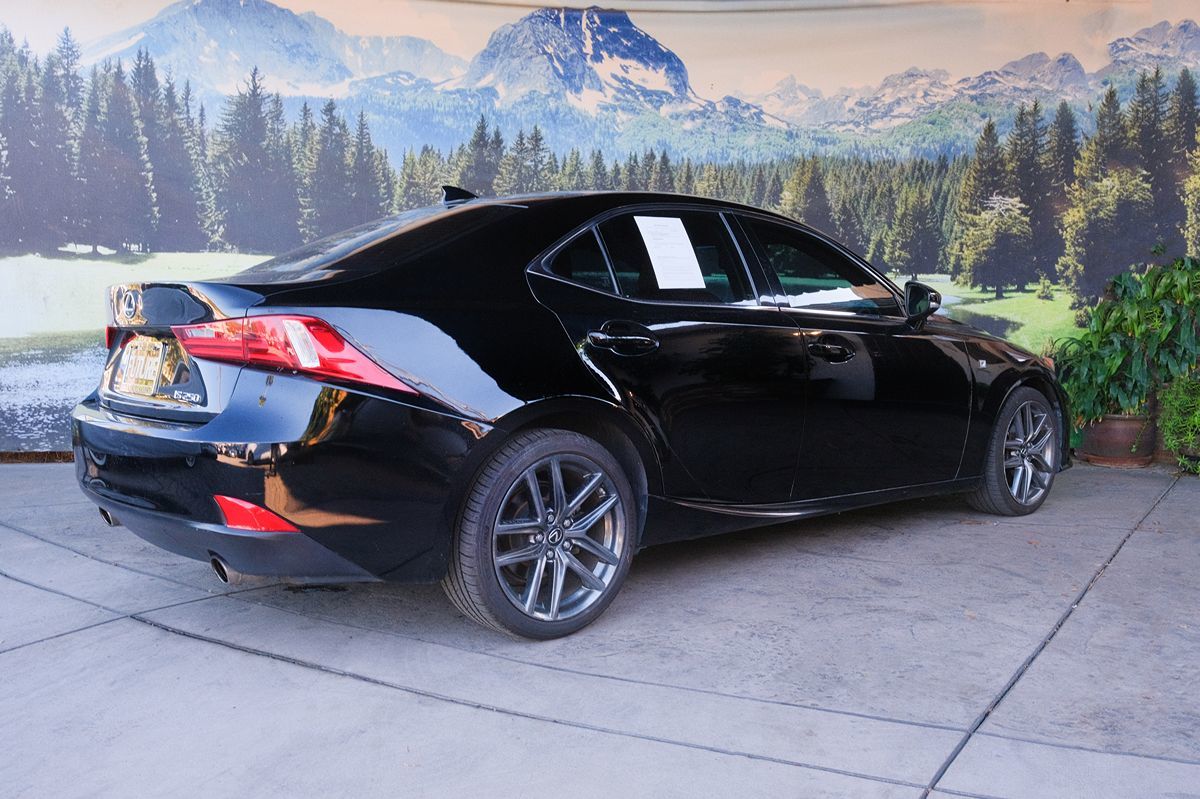 Lexus IS250 photo 5