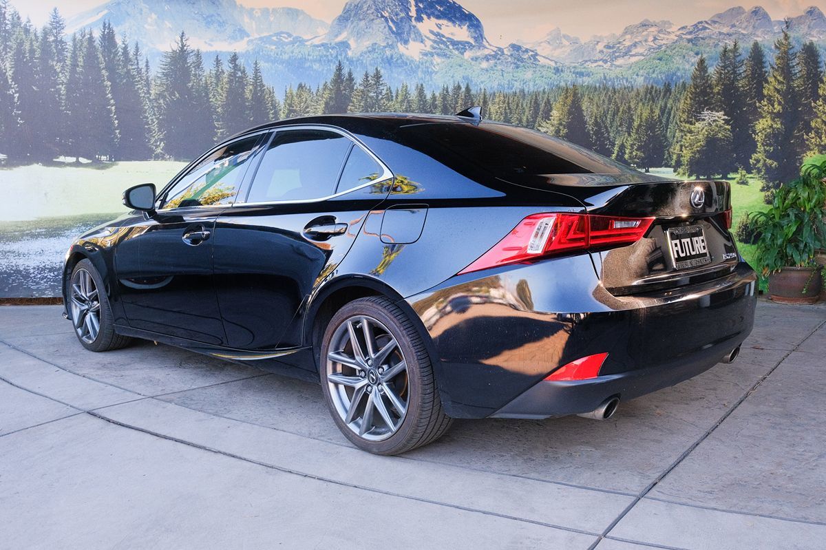 Lexus IS250 photo 4
