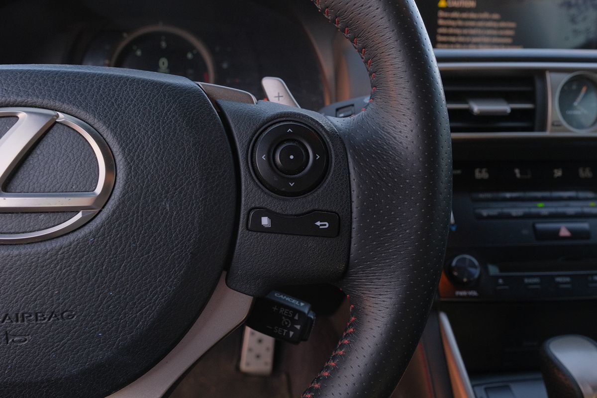 Lexus IS250 photo 14