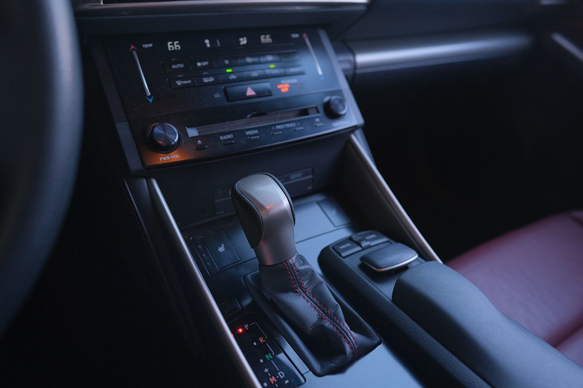 Lexus IS250 photo 19