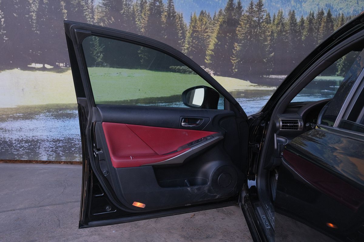 Lexus IS250 photo 9