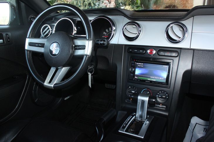 FLSTC Mustangシート2000年〜2007年 Sold 2007 Ford Mustang GT Deluxe in Glendale