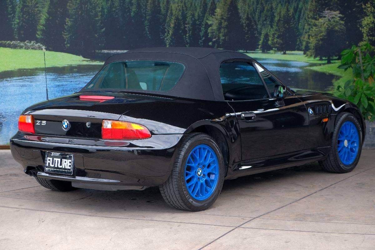 Sold 1998 BMW Z3 Roadster 2.8L in Glendale