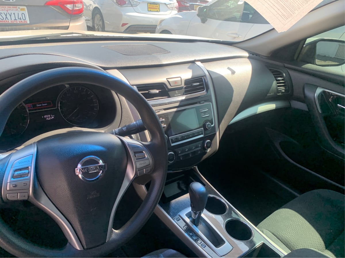 2014 Nissan Altima 2.5 S photo 11