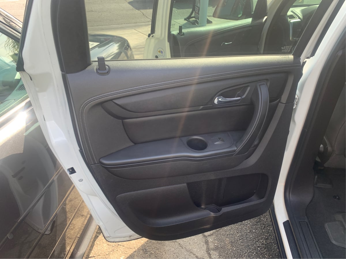 2014 Gmc Acadia SLE photo 12