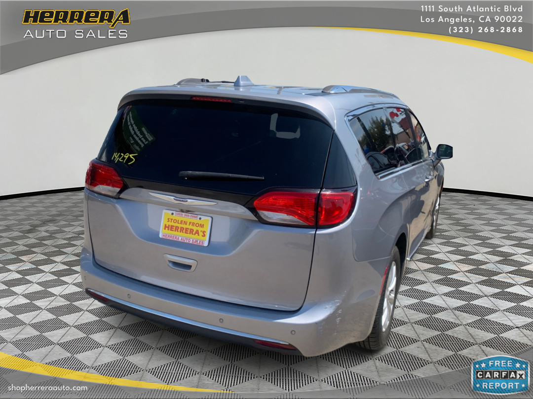 2019 Chrysler Pacifica Touring L - Photo 3