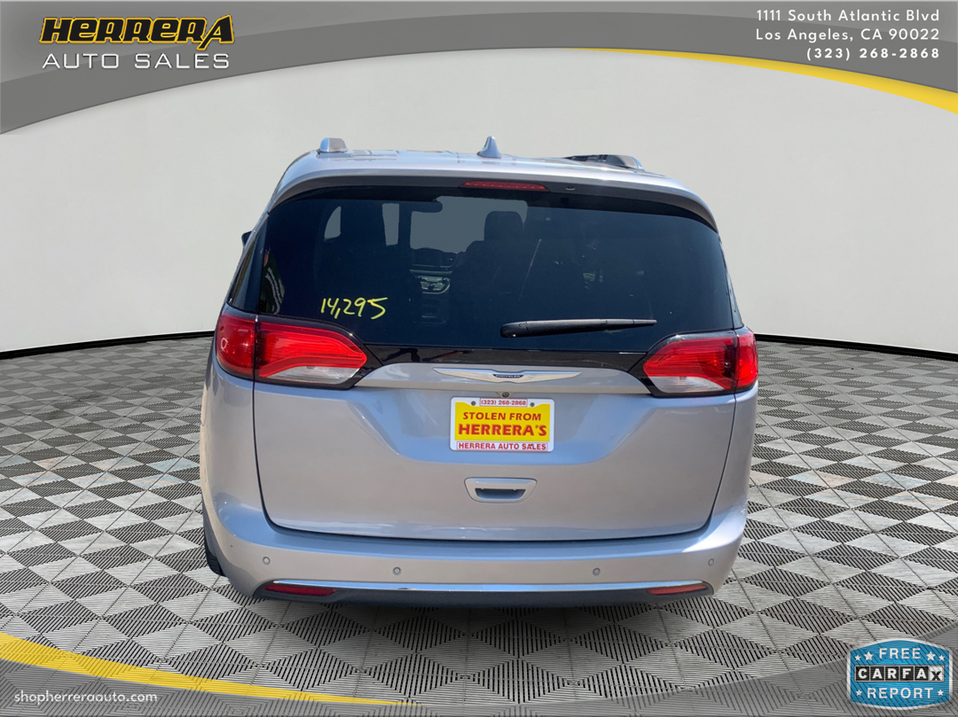 2019 Chrysler Pacifica Touring L - Photo 4