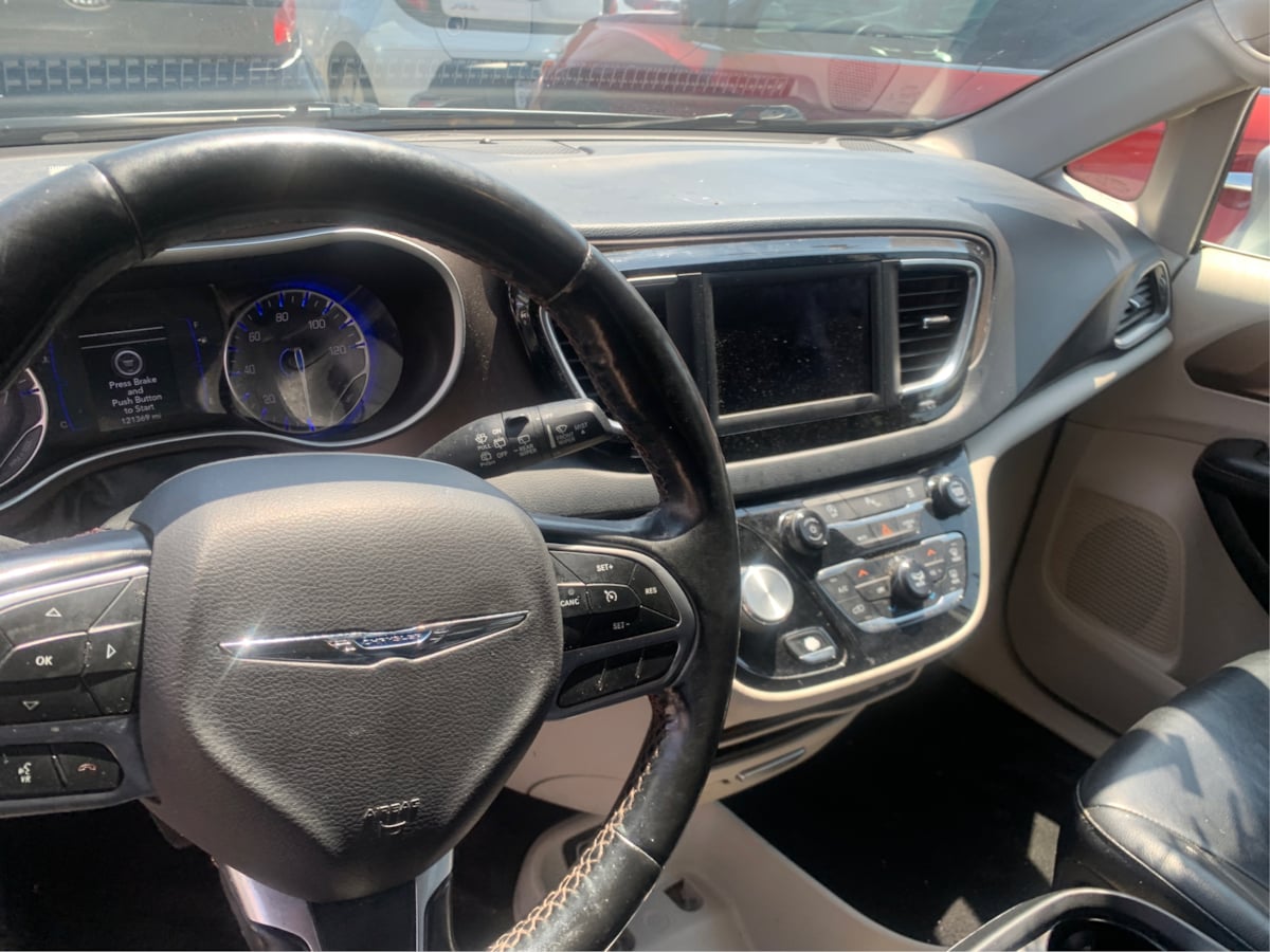 2019 Chrysler Pacifica Touring L - Photo 11