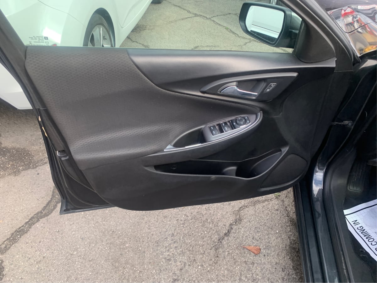 2018 Chevrolet Malibu 1LT photo 11