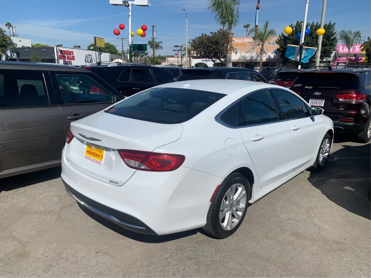 2015 Chrysler 200 Limited photo 14
