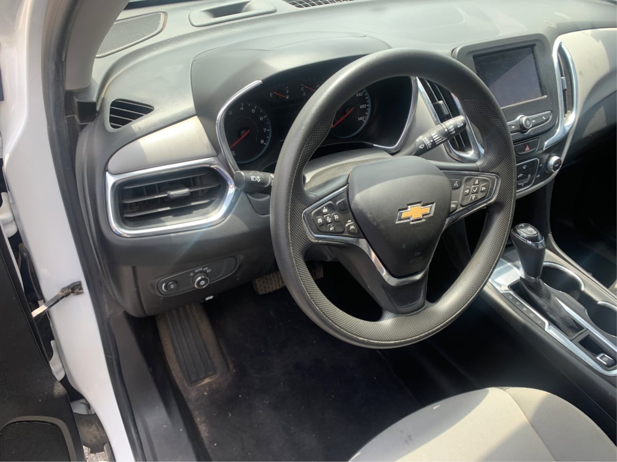 2020 Chevrolet Equinox LS photo 9