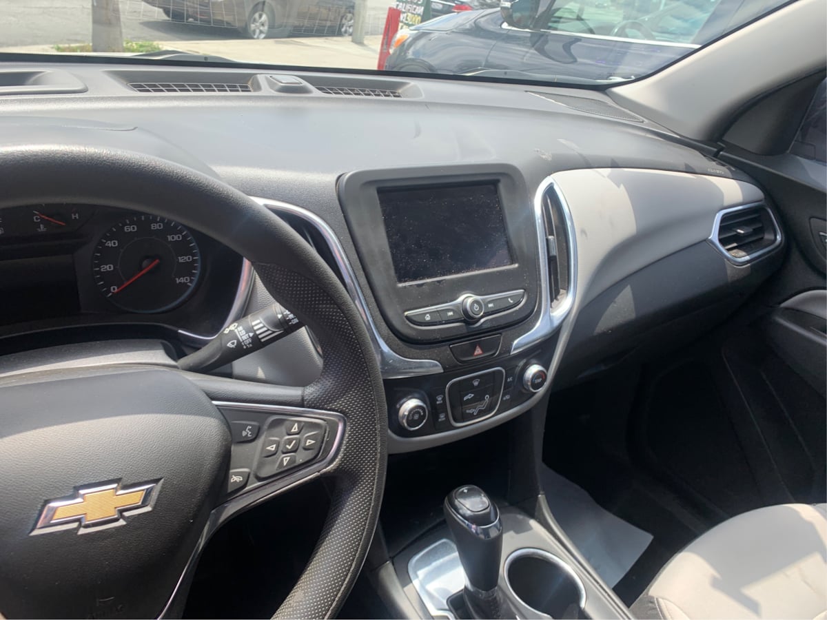 2020 Chevrolet Equinox LS photo 10