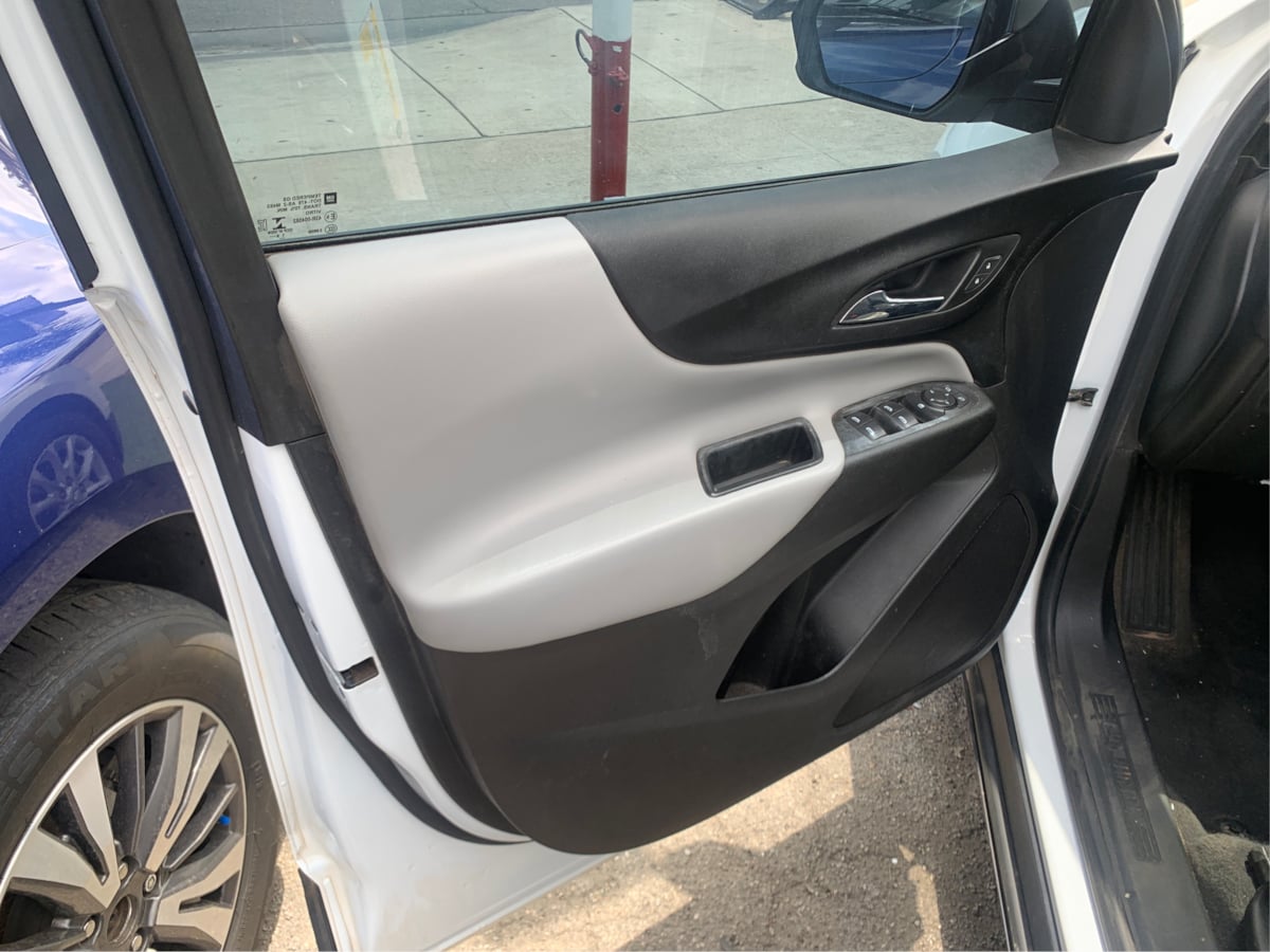 2020 Chevrolet Equinox LS photo 11