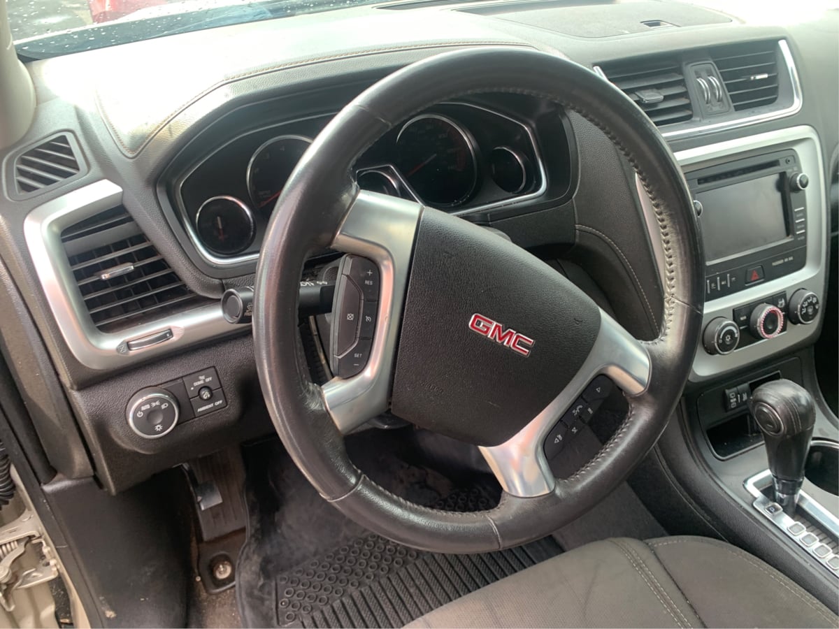 2015 Gmc Acadia SLE photo 9
