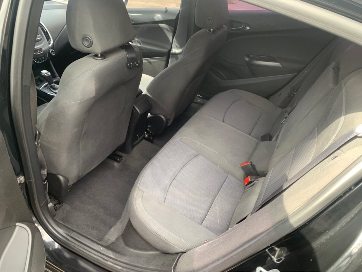 2018 Chevrolet Cruze LT photo 11