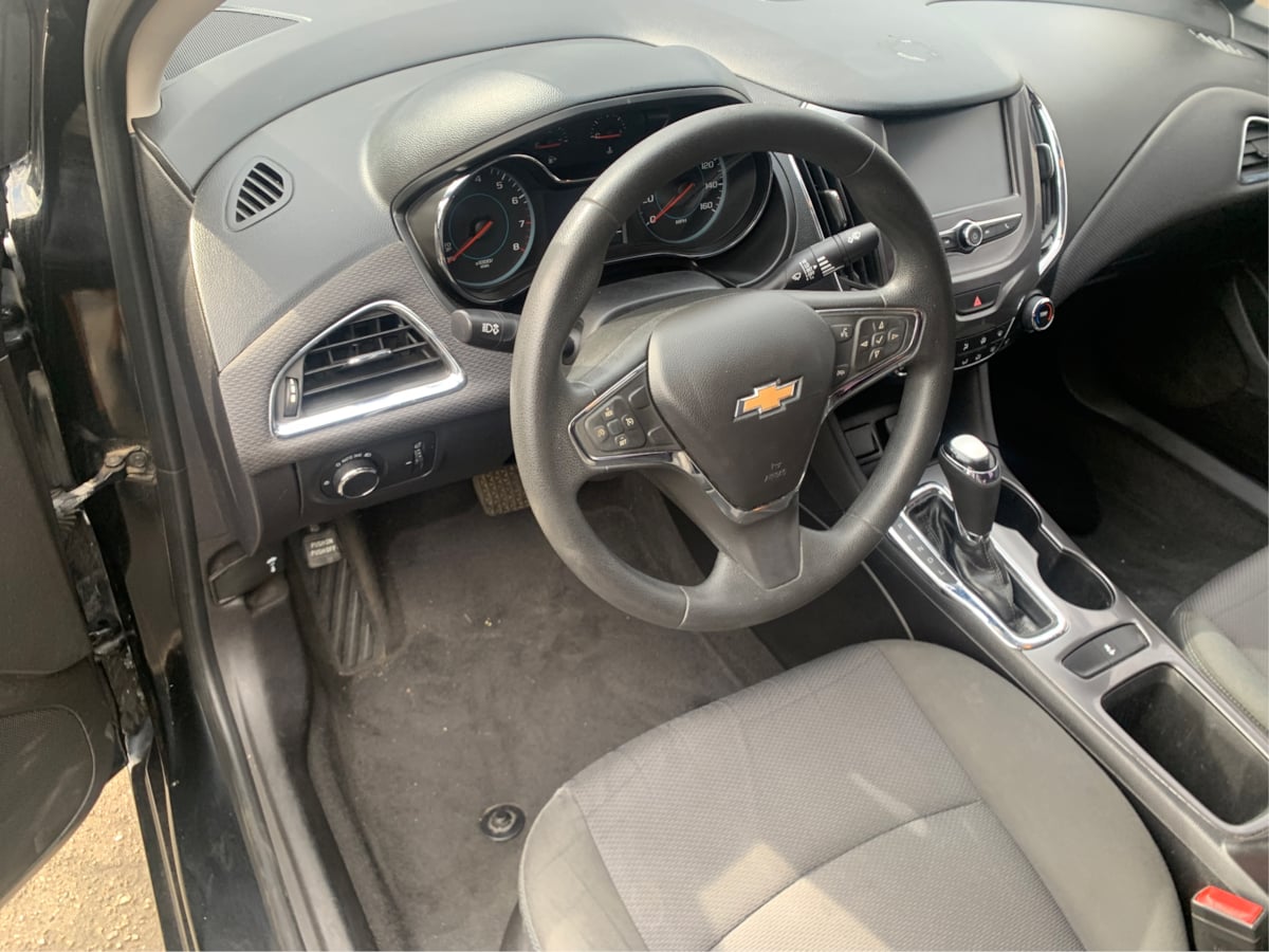 2018 Chevrolet Cruze LT photo 9