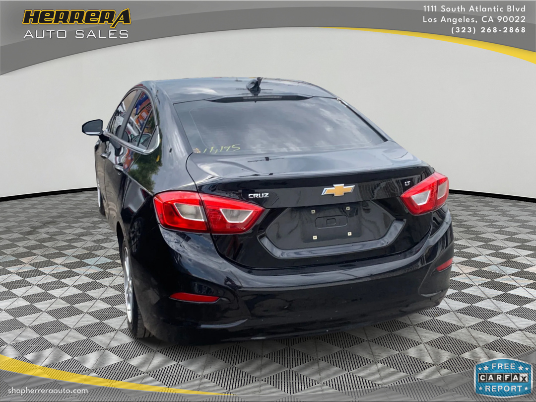 2018 Chevrolet Cruze LT photo 5