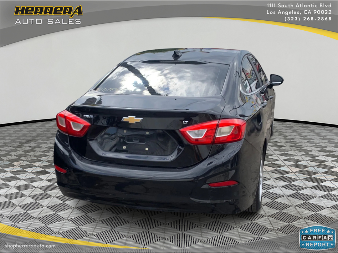 2018 Chevrolet Cruze LT photo 4