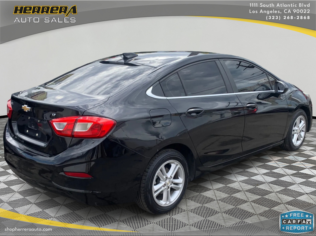 2018 Chevrolet Cruze LT photo 3