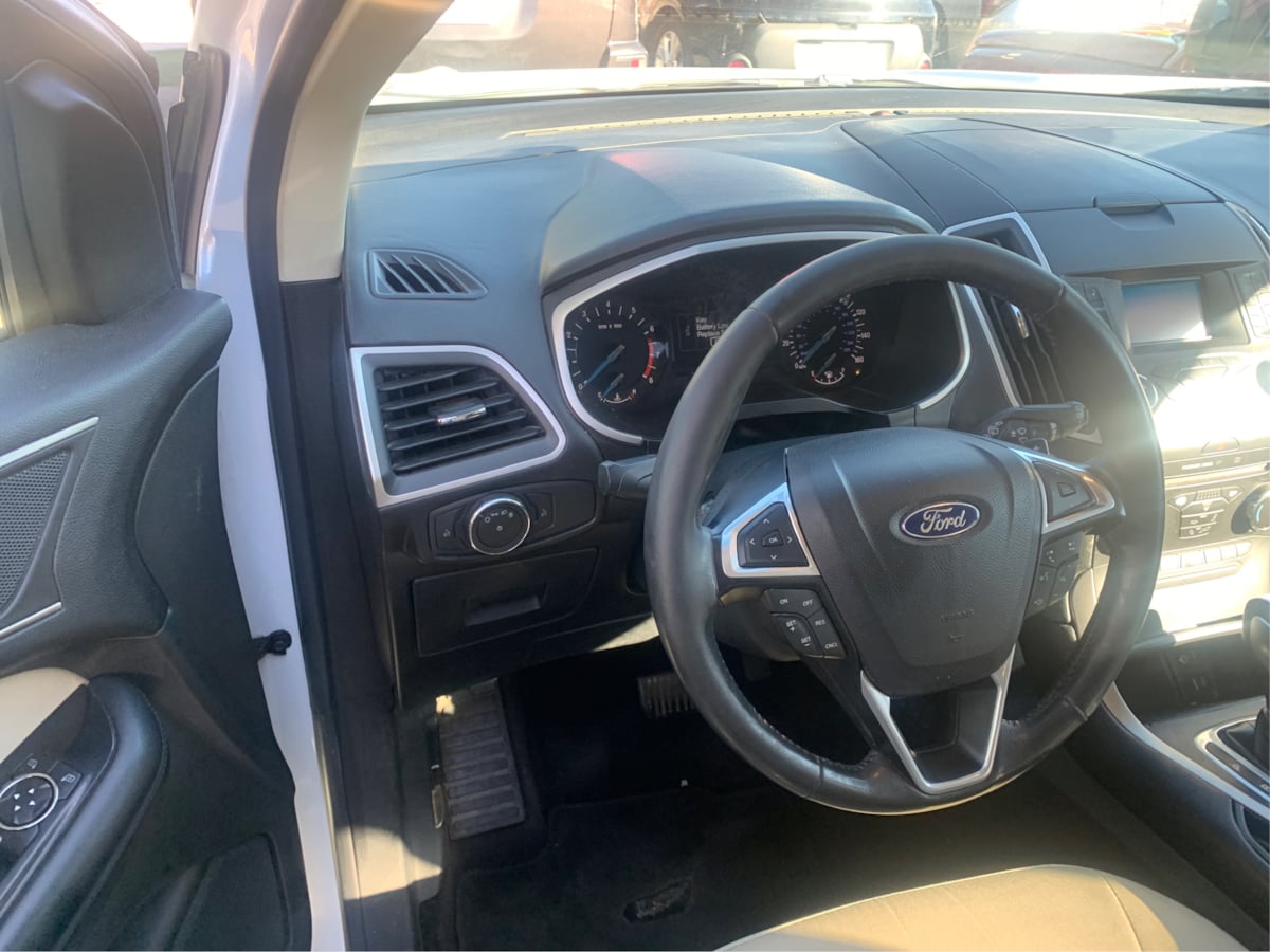 2015 Ford Edge SEL photo 10