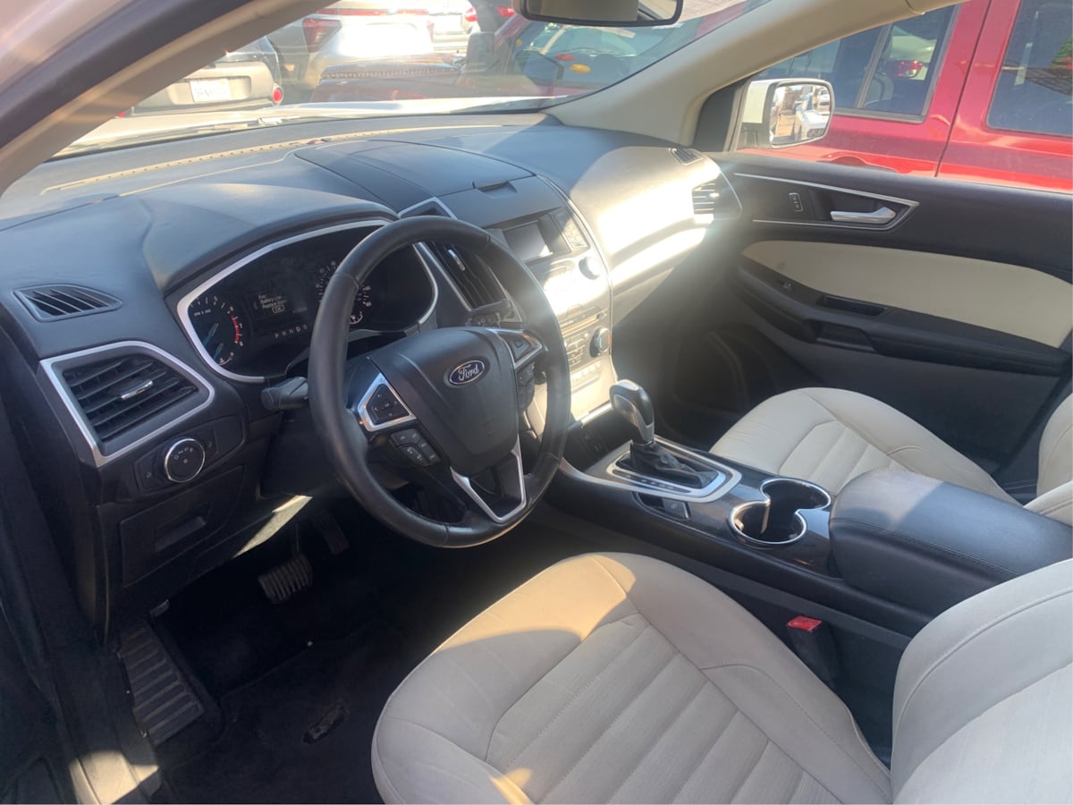 2015 Ford Edge SEL photo 9