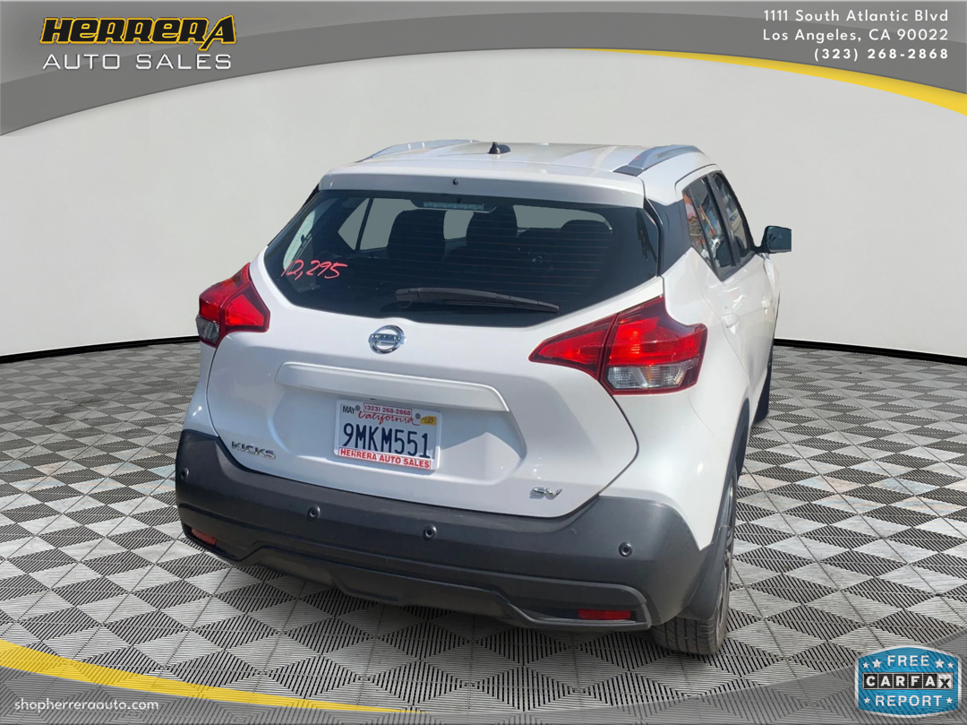 2020 Nissan Kicks SV photo 2