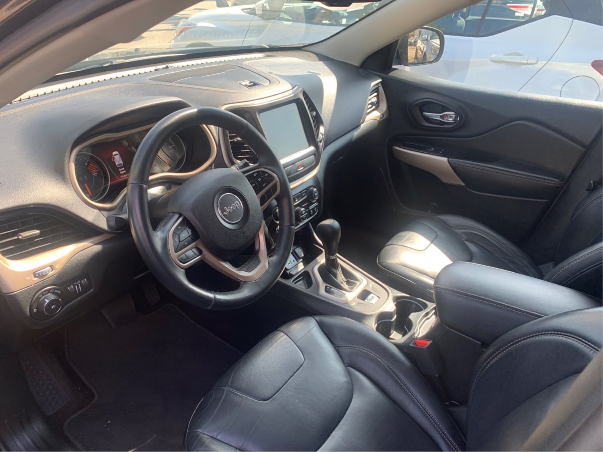 2017 Jeep Cherokee High Altitude photo 9