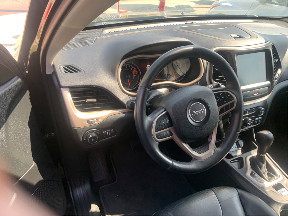 2017 Jeep Cherokee High Altitude photo 10