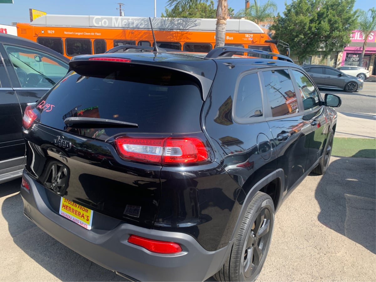 2017 Jeep Cherokee High Altitude photo 14