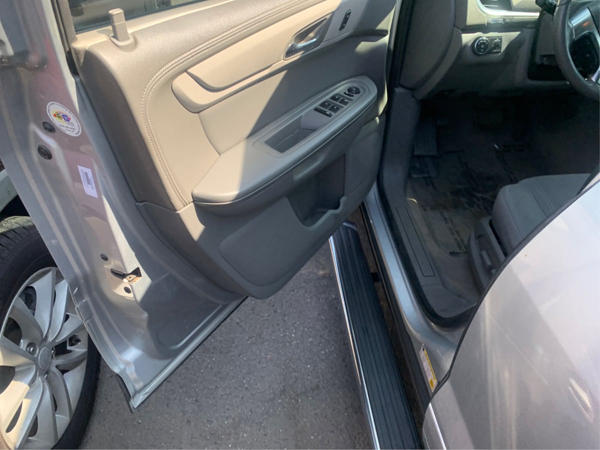 2016 Chevrolet Traverse 1LT photo 11