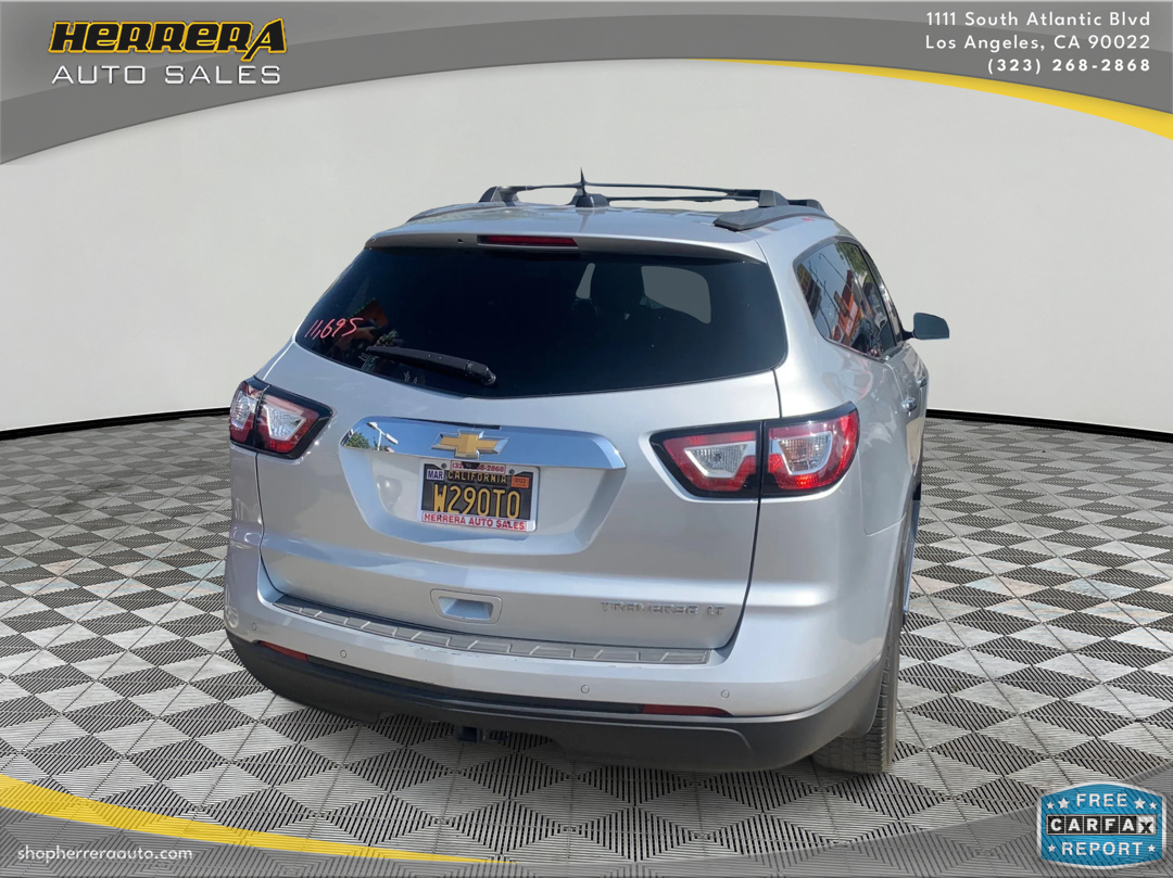 2016 Chevrolet Traverse 1LT photo 2